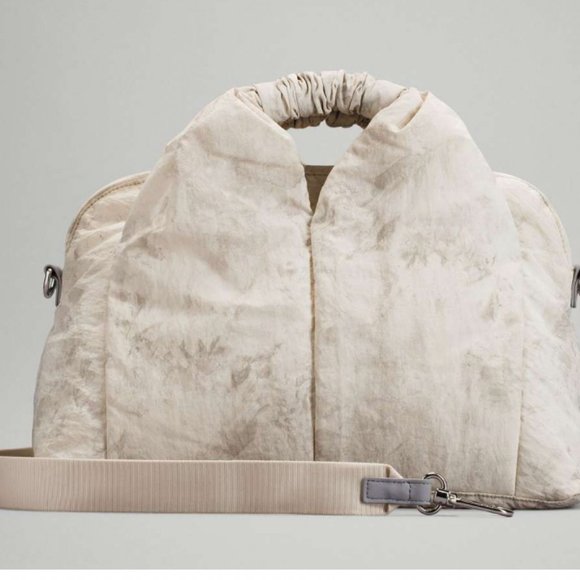 lululemon Lululemon Gathered Handle Gym Bag *14L Aquila White Opal Multi - Picture 5 of 7